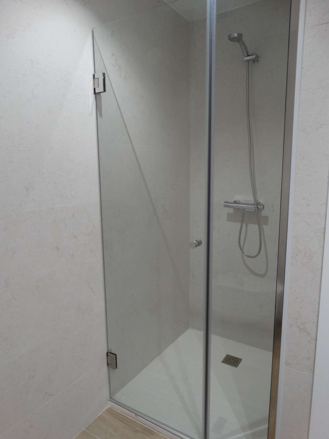 БУНГАЛО НА СТАНЦІ БУДІВНИЦТВА