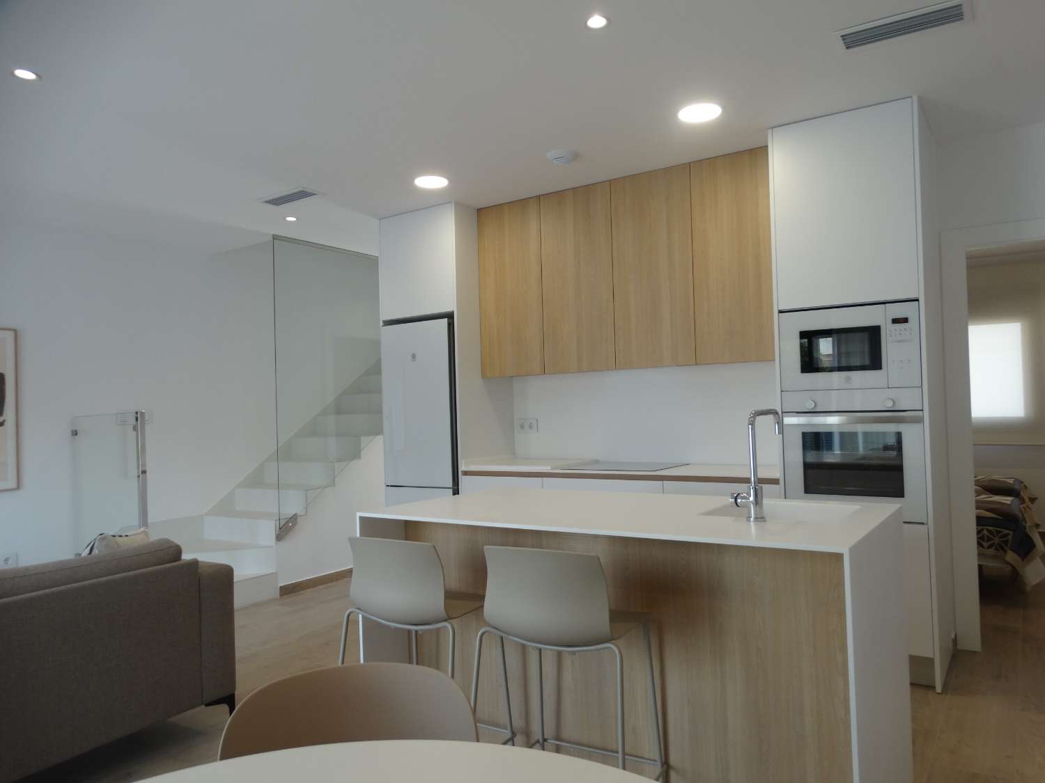 НОВОЗБУДОВАНІ ВІЛЛИ