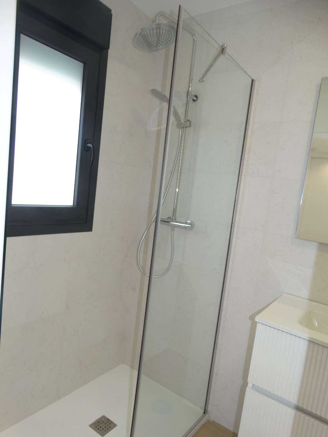 НОВОЗБУДОВАНІ ВІЛЛИ