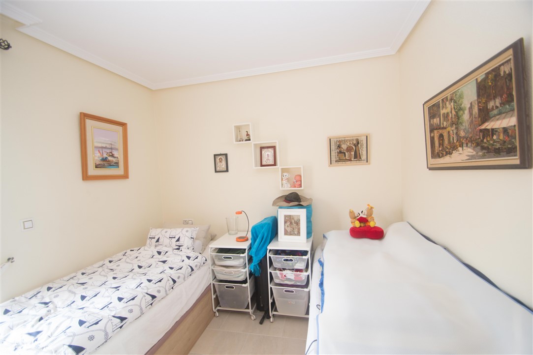 CHALET ADOSADO CON CALIDADES OPTIMAS