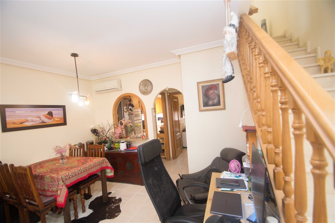CHALET ADOSADO CON CALIDADES OPTIMAS