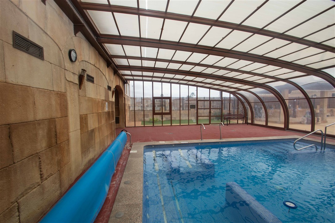 CHALET ADOSADO CON CALIDADES OPTIMAS
