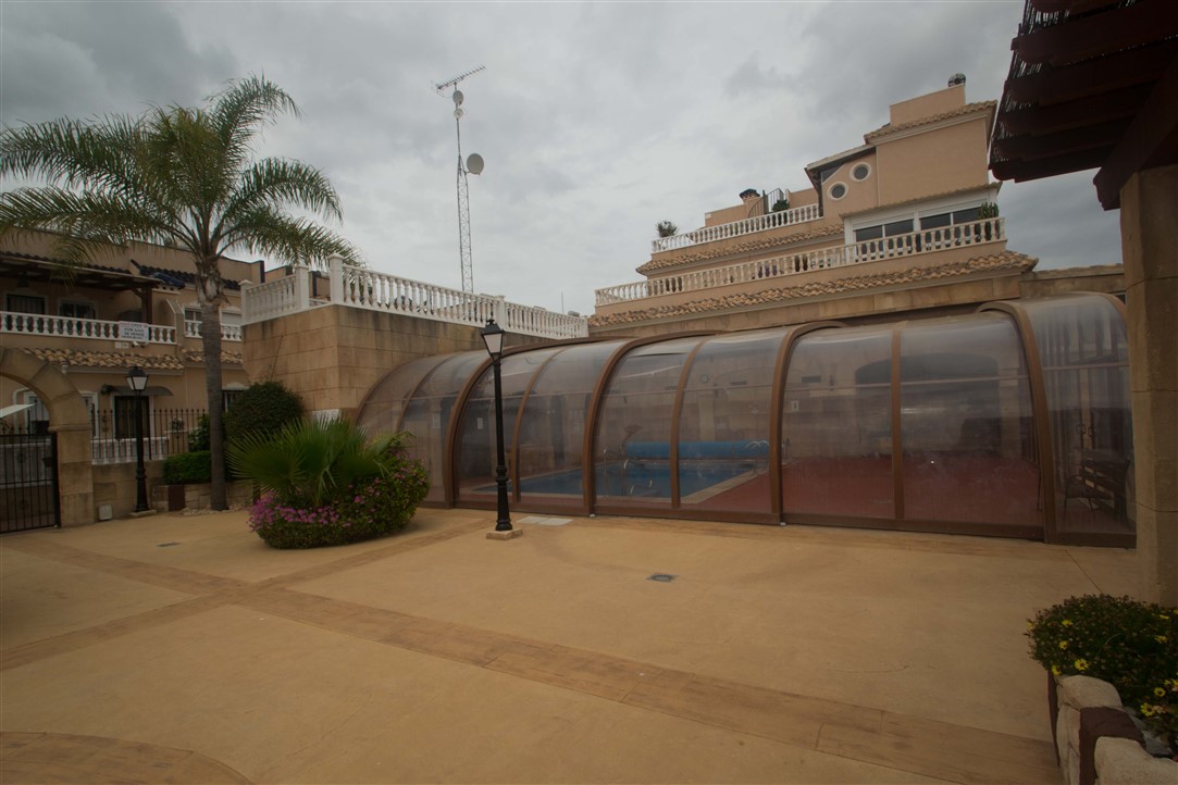 CHALET ADOSADO CON CALIDADES OPTIMAS