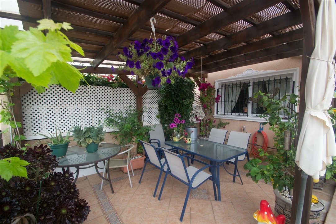 CHALET ADOSADO CON CALIDADES OPTIMAS