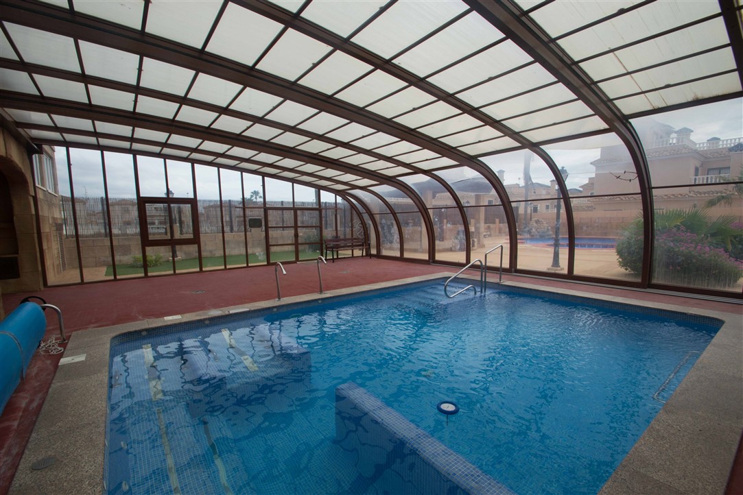 CHALET ADOSADO CON CALIDADES OPTIMAS