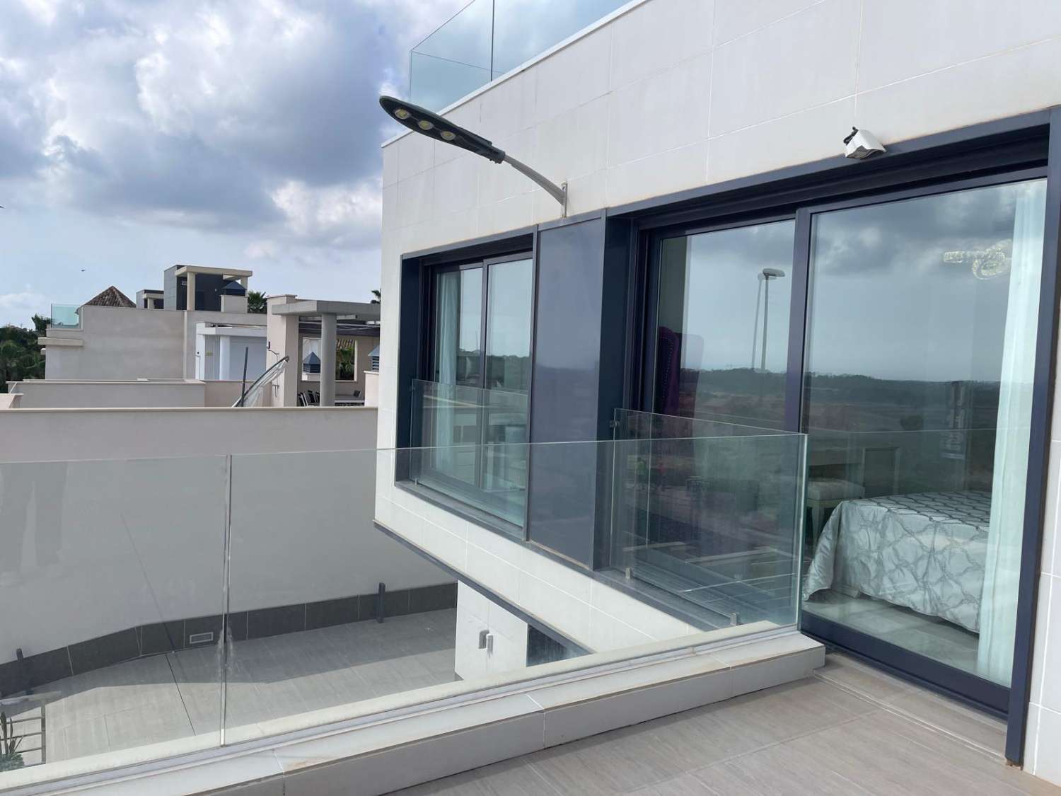 ESPECTACULAR VILLA CON VISTAS INIGUALABLES