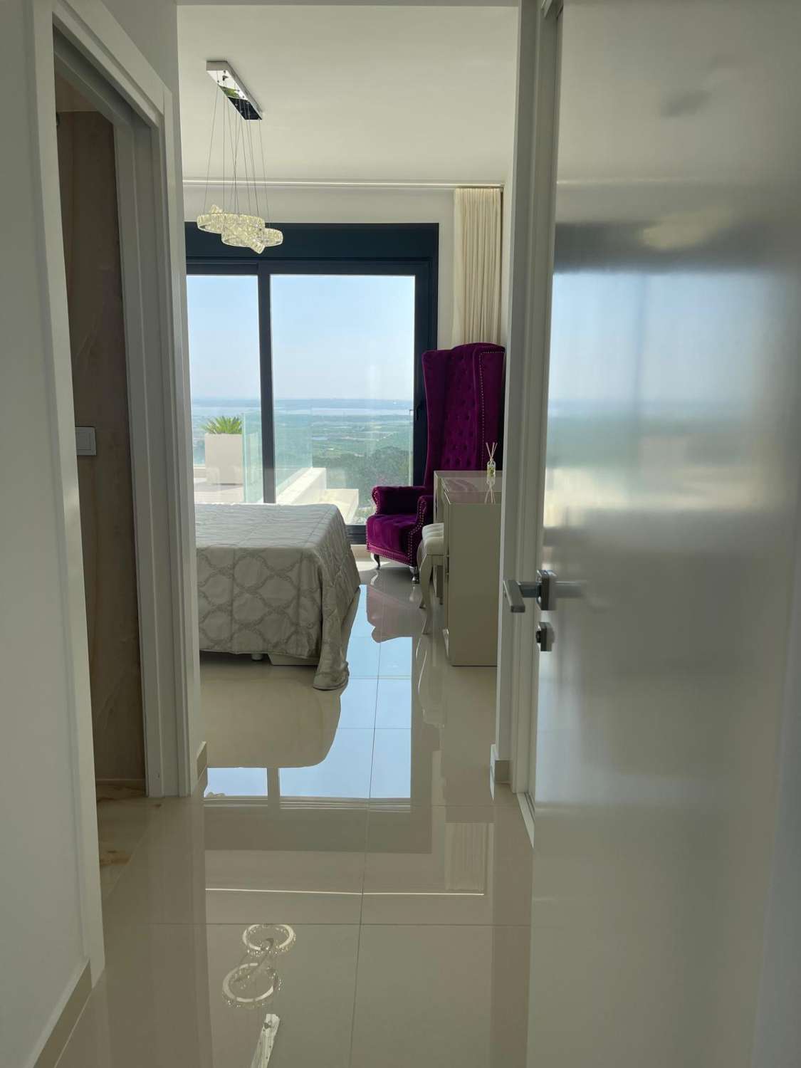 ESPECTACULAR VILLA CON VISTAS INIGUALABLES