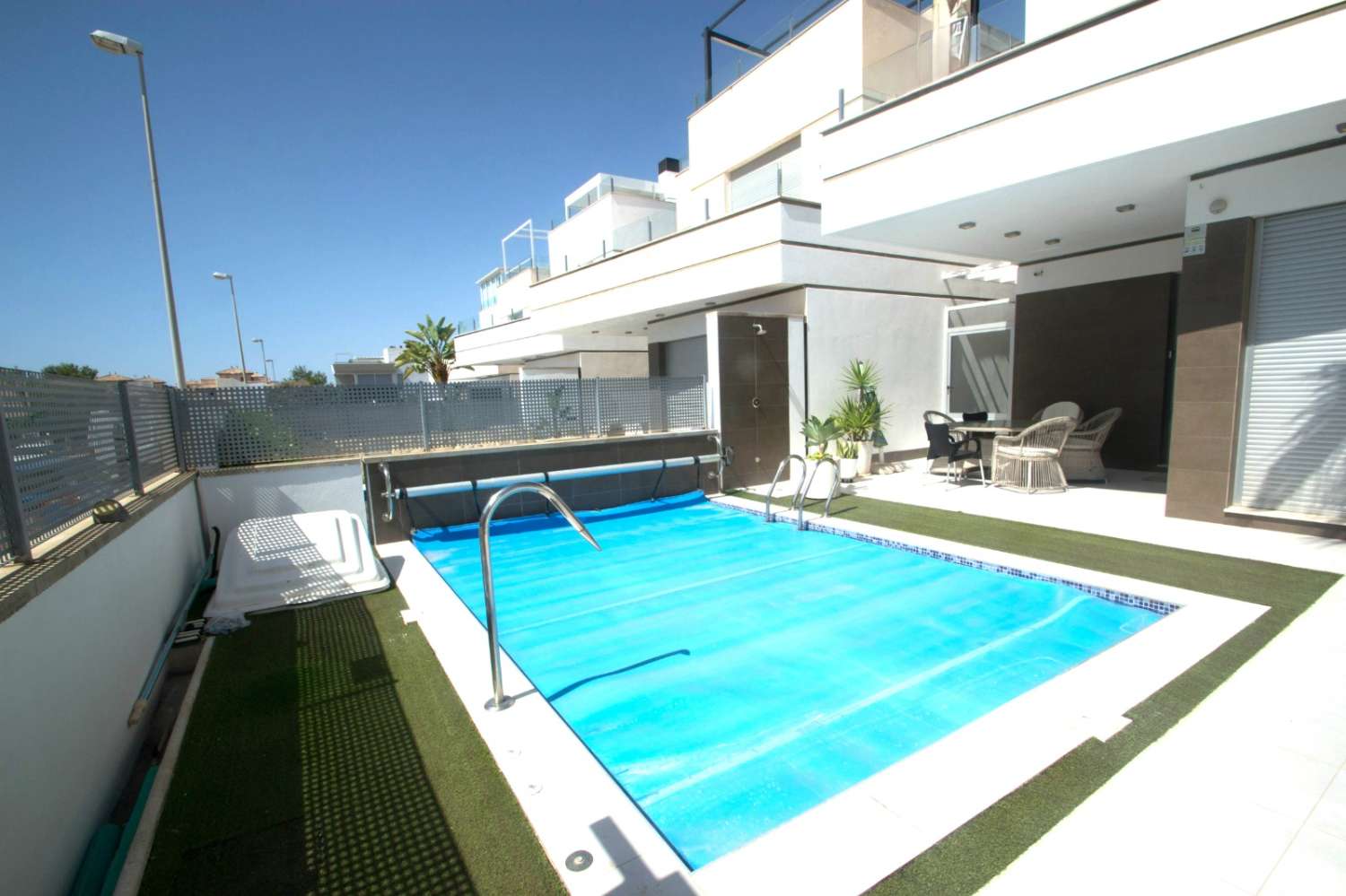 VILLA INDEPENDIENTE ESPECTACULAR