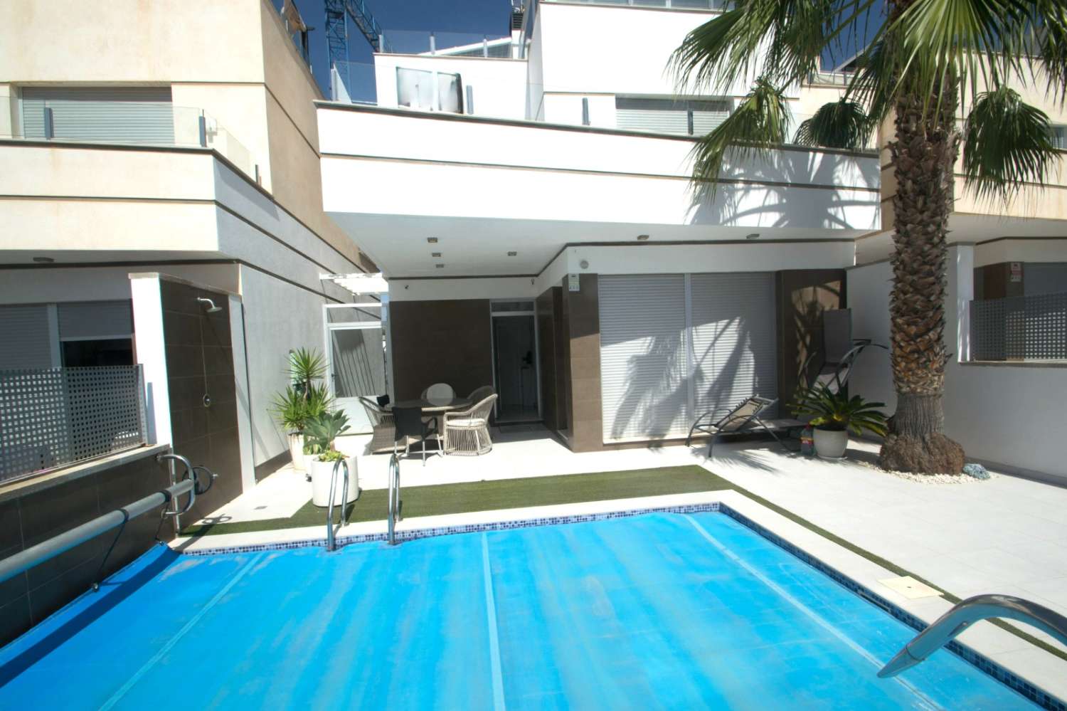 VILLA INDEPENDIENTE ESPECTACULAR