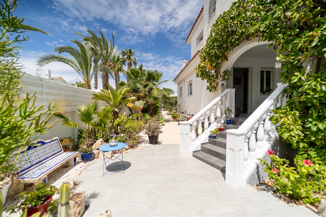 VILLA INDEPENDIENTE ESPECTACULAR