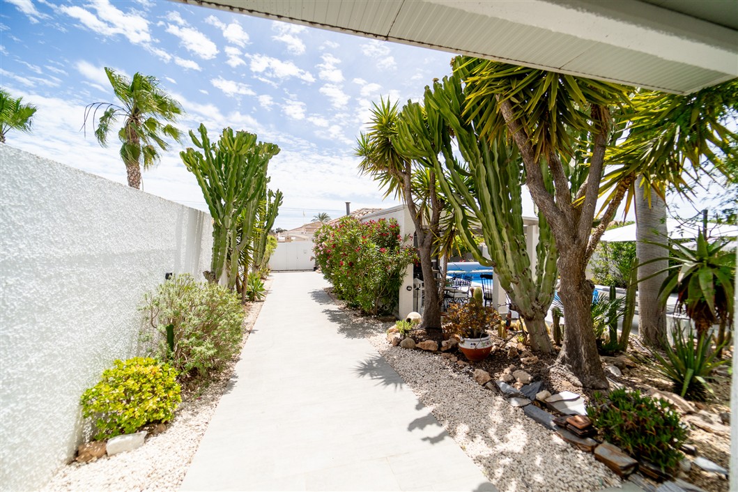 VILLA INDEPENDIENTE ESPECTACULAR