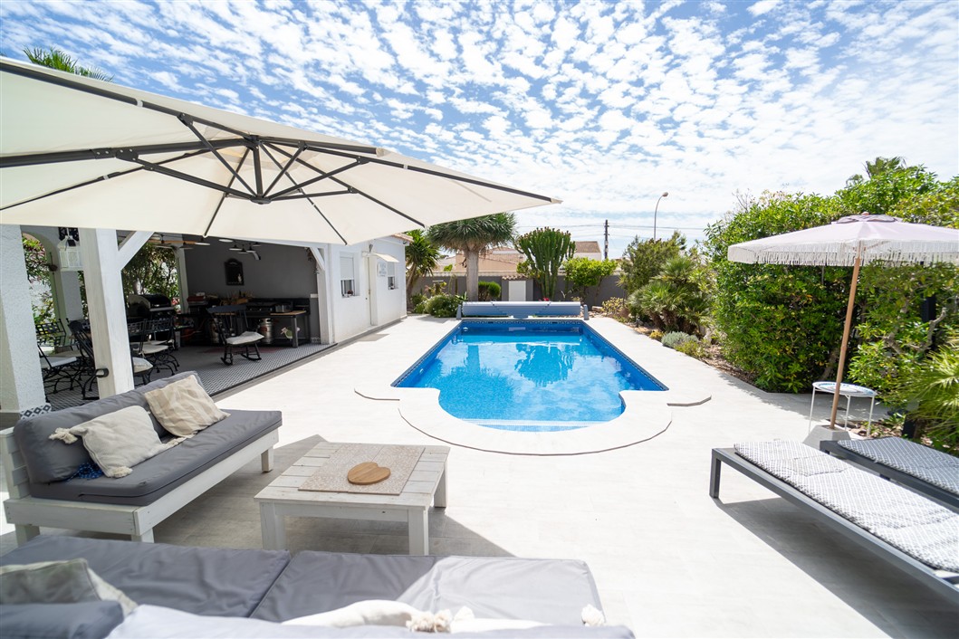 VILLA INDEPENDIENTE ESPECTACULAR