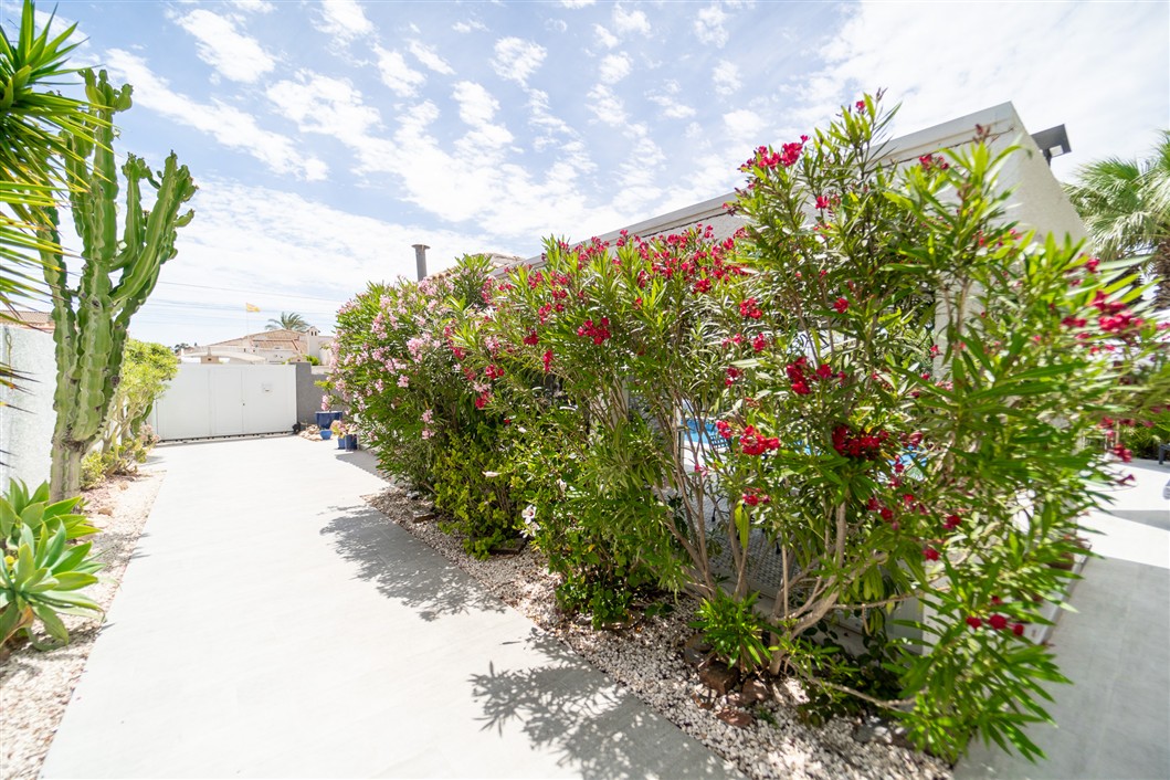 VILLA INDEPENDIENTE ESPECTACULAR