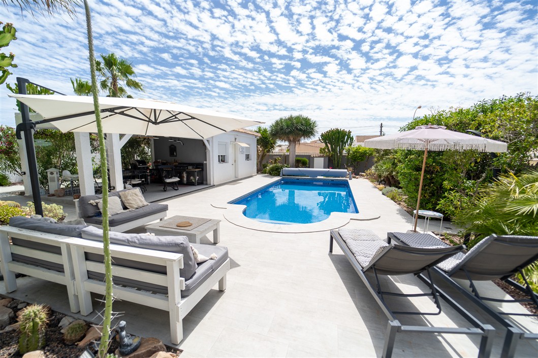 VILLA INDEPENDIENTE ESPECTACULAR