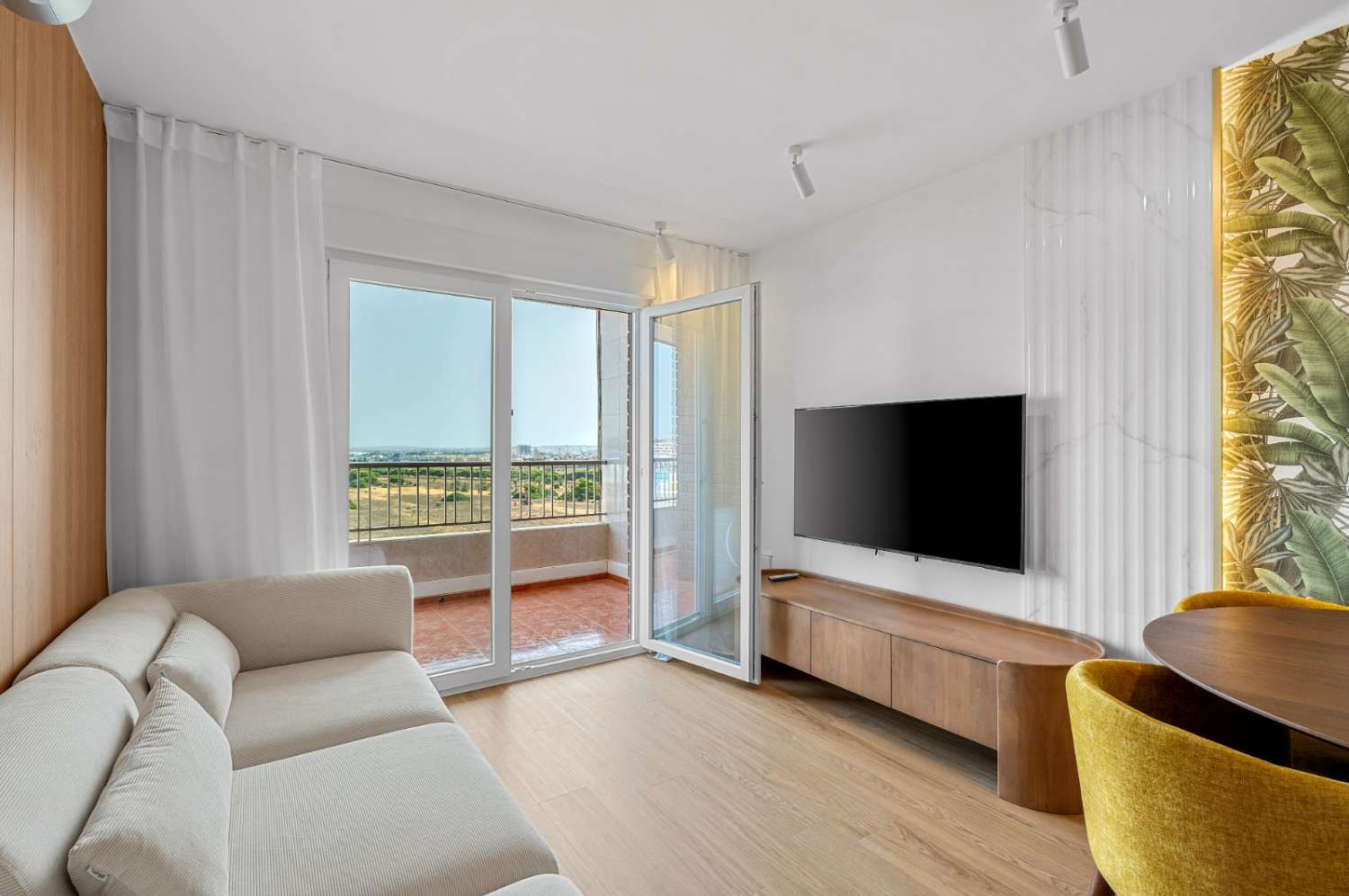 APARTAMENTO CON VISTAS AL MAR