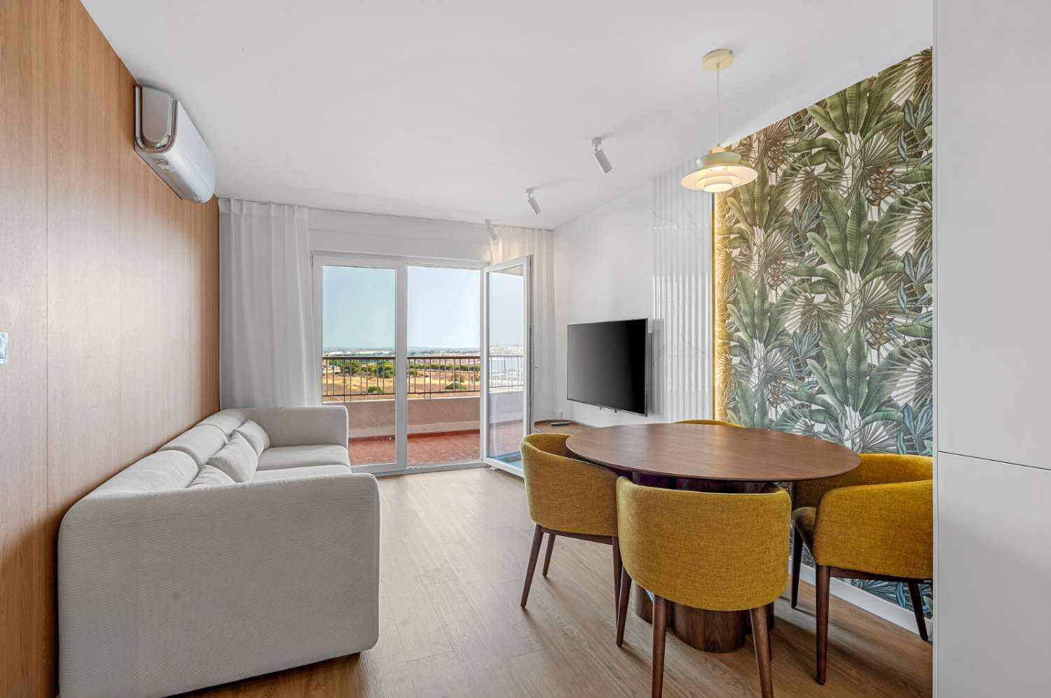 APARTAMENTO CON VISTAS AL MAR