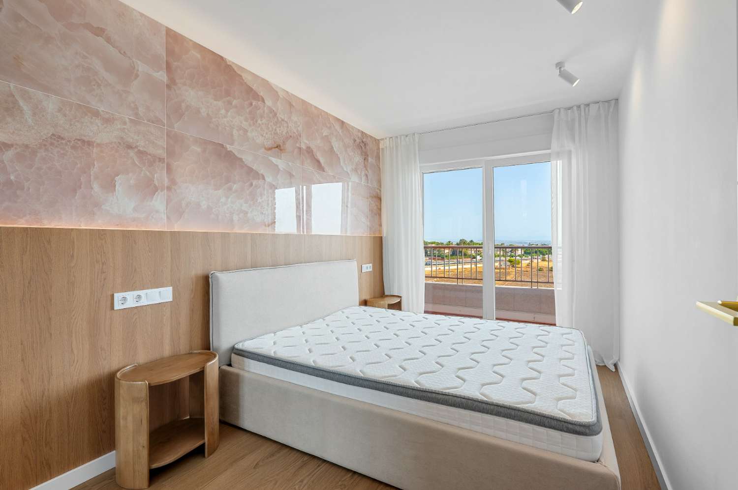 APARTAMENTO CON VISTAS AL MAR